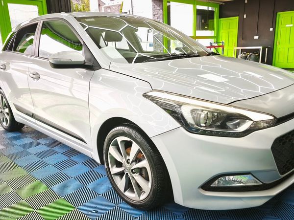 Hyundai i20 Hatchback, Petrol, 2015, Silver