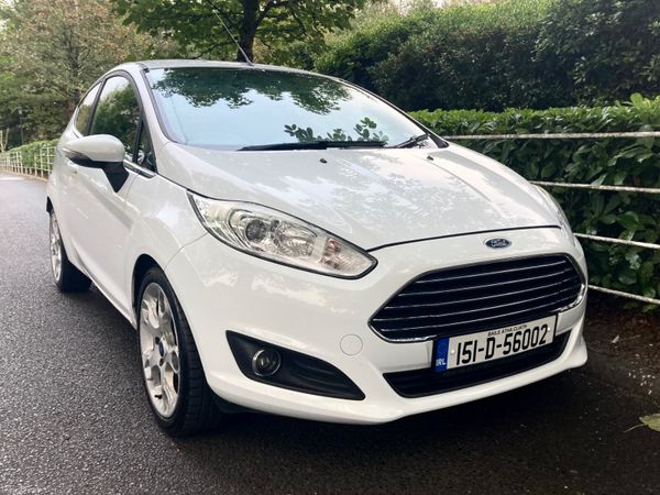 Ford Fiesta Hatchback, Petrol, 2015, White