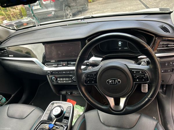 Kia e-Niro Estate/Jeep, Electric, 2021, White