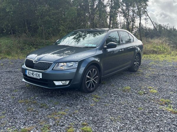 Skoda Octavia Saloon, Diesel, 2016, Grey