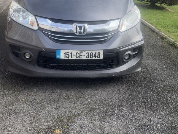 Honda Freed MPV, Petrol Hybrid, 2015, Grey