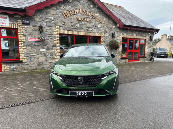 Peugeot 308 Hatchback, Diesel, 2022, Green