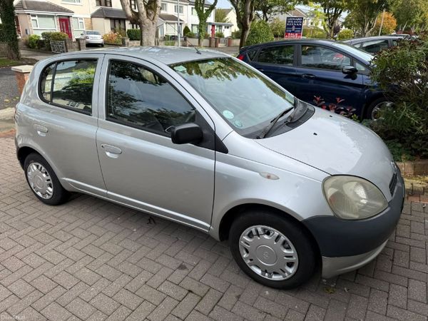 Toyota Yaris Hatchback, Petrol, 2000, Silver