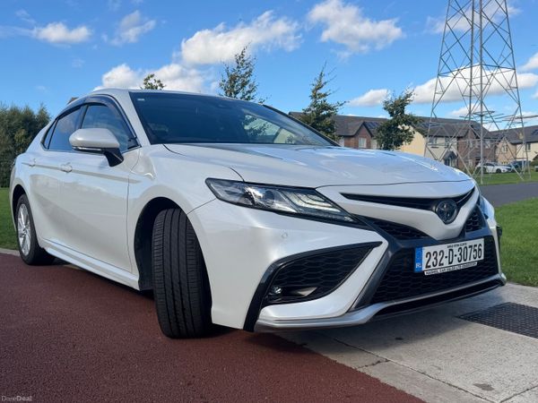 Toyota Camry Saloon, Petrol Hybrid, 2023, White