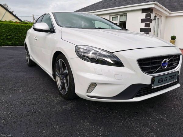 Volvo V40 Hatchback, Diesel, 2015, White