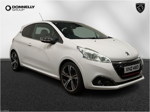 Peugeot 208 Hatchback, Petrol, 2015, White