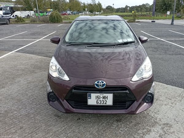 Toyota Aqua Hatchback, Petrol Hybrid, 2015, Purple