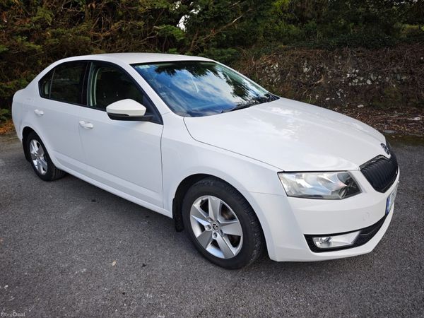 Skoda Octavia Saloon, Diesel, 2017, White