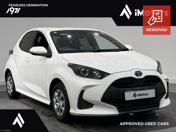 Toyota Yaris Hatchback, Petrol Hybrid, 2023, White