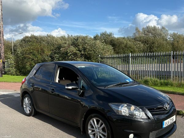 Toyota Auris Hatchback, Diesel, 2011, Black