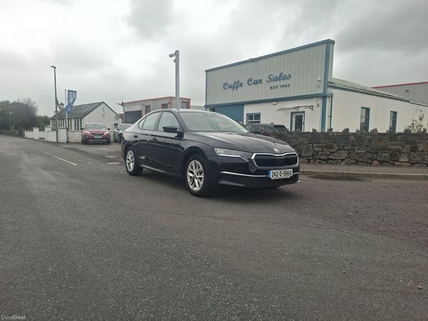 Skoda Octavia Saloon, Petrol, 2024, Black