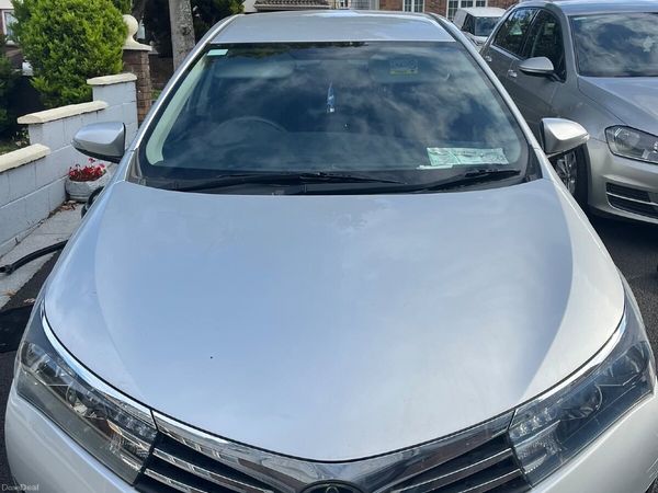Toyota Corolla Saloon, Diesel, 2015, Silver