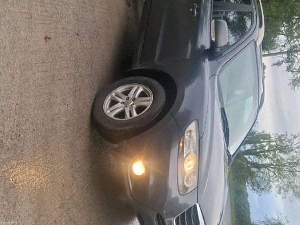 Hyundai Santa Fe SUV, Diesel, 2011, Grey