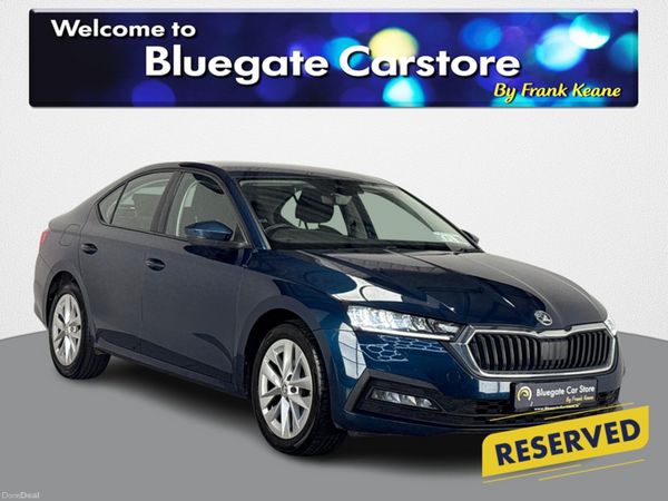 Skoda Octavia Hatchback, Petrol, 2021, Blue