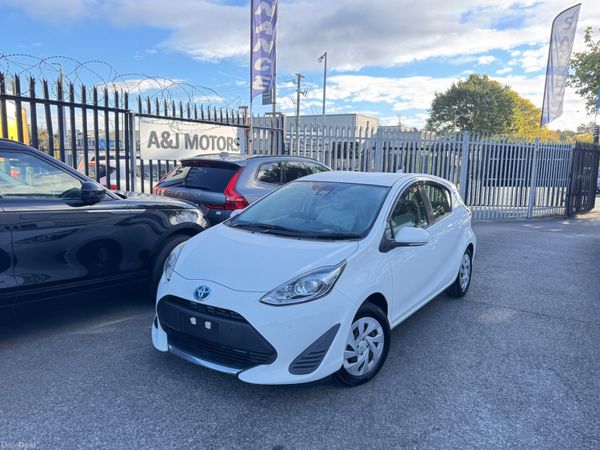 Toyota Aqua Hatchback, Petrol Hybrid, 2021, White