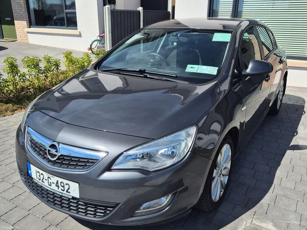 Opel Astra Hatchback, Diesel, 2013, Grey