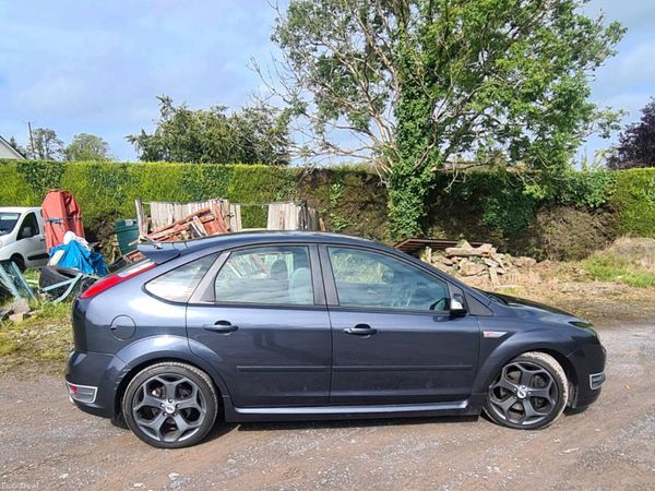 Ford Focus Hatchback, Petrol, 2007, Grey