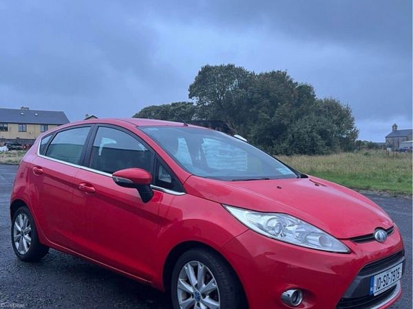 Ford Fiesta Hatchback, Diesel, 2010, Red