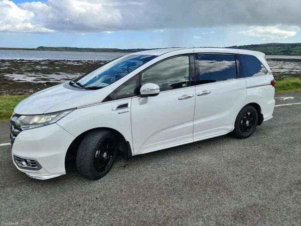 Honda Odyssey Estate, Petrol Hybrid, 2016, White