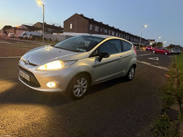 Ford Fiesta Hatchback, Petrol, 2009, Silver