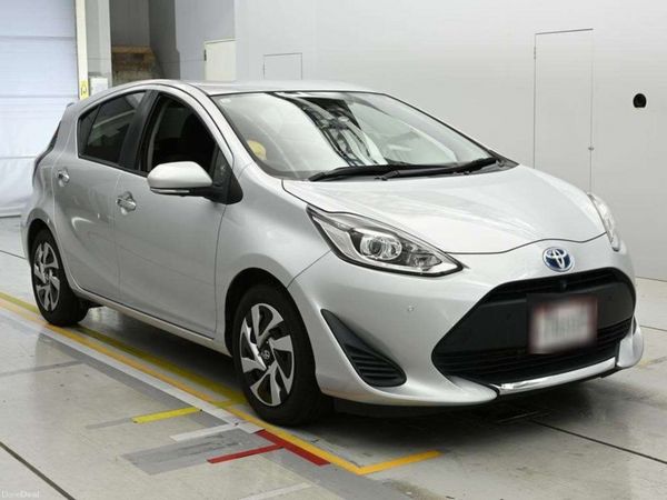 Toyota Aqua Hatchback, Petrol Hybrid, 2020, Silver