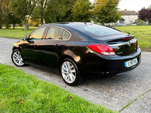Vauxhall Insignia Hatchback, Diesel, 2012, Black