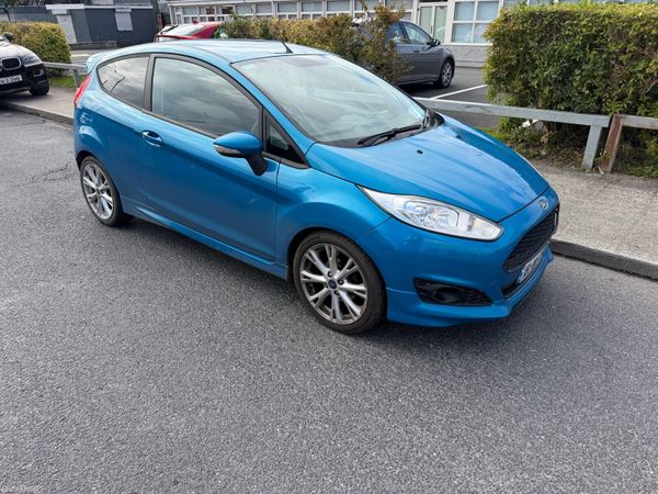 Ford Fiesta Hatchback, Petrol, 2015, Blue