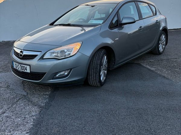 Opel Astra MPV, Diesel, 2012, Silver