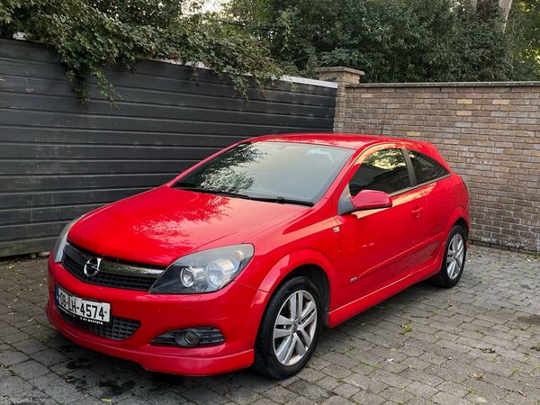 Opel Astra Hatchback, Petrol, 2008, Red