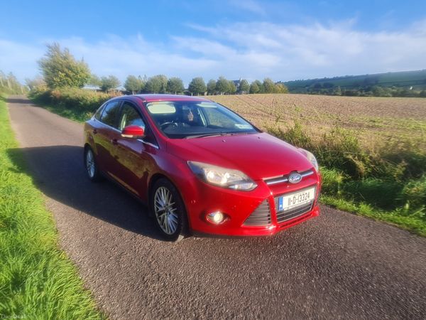 Ford Focus Saloon, Diesel, 2011, Red