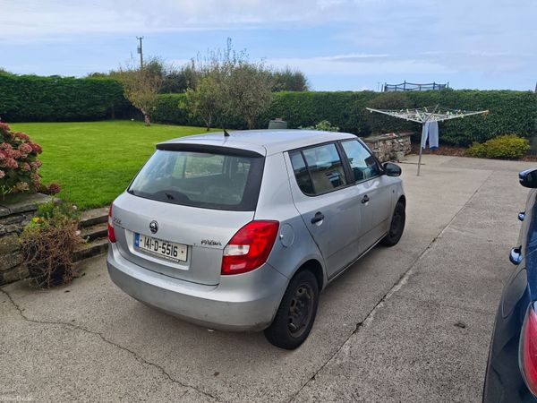 Skoda Fabia Hatchback, Petrol, 2014, Silver