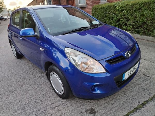 Hyundai i20 Hatchback, Petrol, 2011, Blue