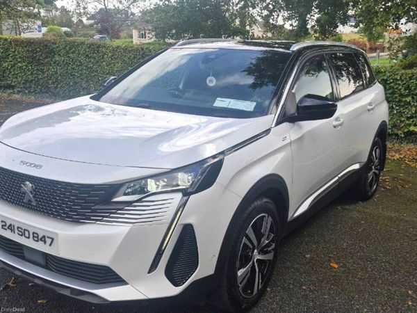 Peugeot 5008 MPV, Petrol Hybrid, 2024, White