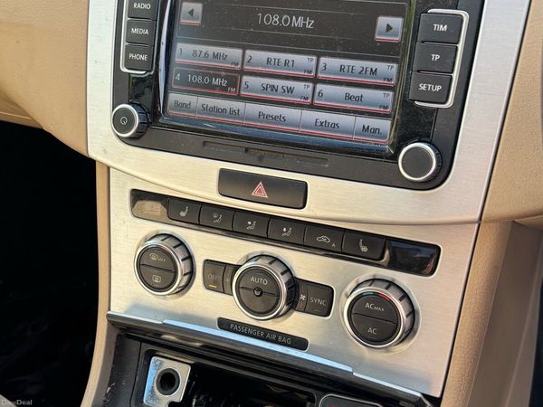 Volkswagen Passat Saloon, Diesel, 2012, Brown