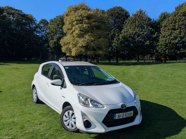 Toyota Aqua Hatchback, Petrol Hybrid, 2016, White