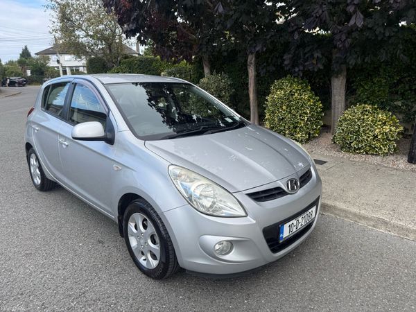 Hyundai i20 Hatchback, Petrol, 2010, Silver