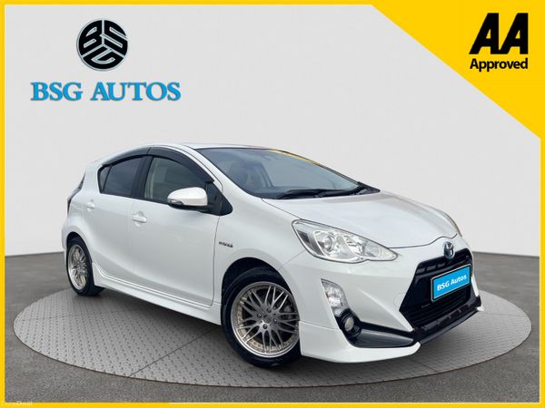 Toyota Aqua Hatchback, Petrol Hybrid, 2015, White