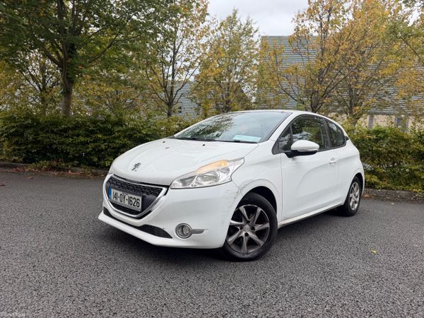 Peugeot 208 Hatchback, Petrol, 2014, White