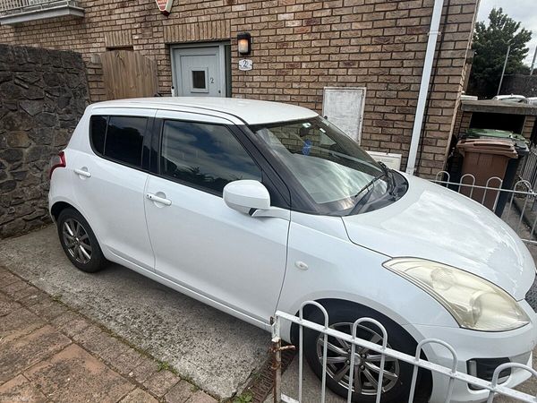 Suzuki Swift Hatchback, Petrol, 2014, White