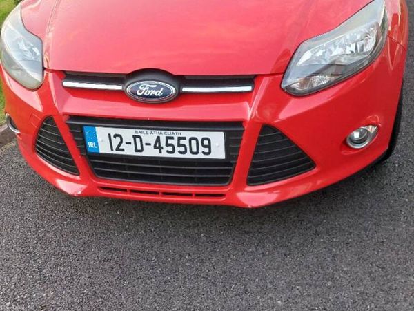 Ford Focus Hatchback, Diesel, 2012, Red