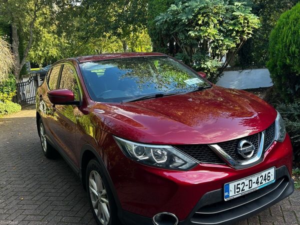 Nissan Qashqai Hatchback, Petrol, 2015, Red