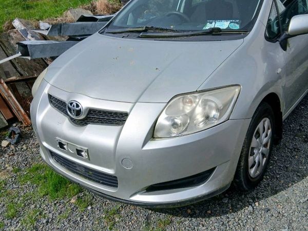 Toyota Auris Hatchback, Petrol, 2009, Silver