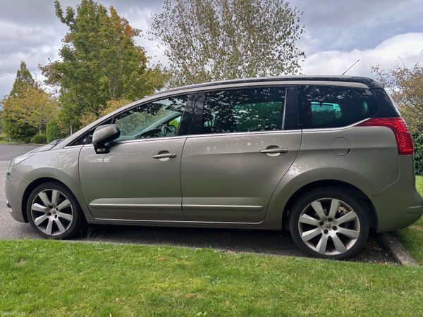 Peugeot 5008 MPV, Diesel, 2012, Grey
