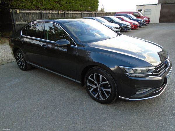 Volkswagen Passat Saloon, Diesel, 2022, Grey