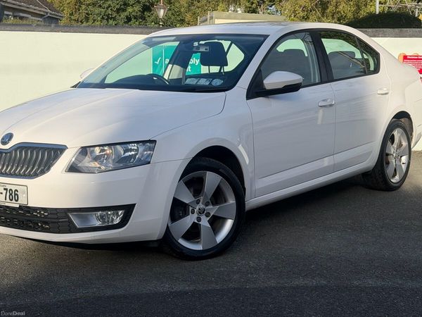 Skoda Octavia Saloon, Diesel, 2014, White