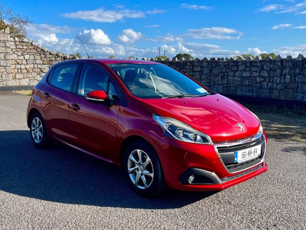 Peugeot 208 Hatchback, Petrol, 2016, Red
