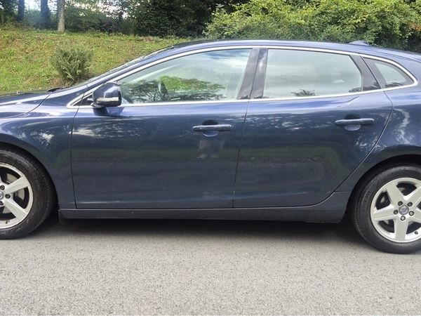 Volvo V40 Hatchback, Diesel, 2013, Blue