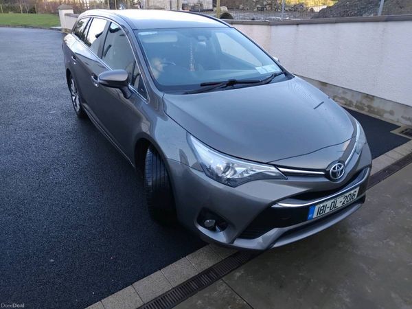 Toyota Avensis MPV, Diesel, 2018, Grey