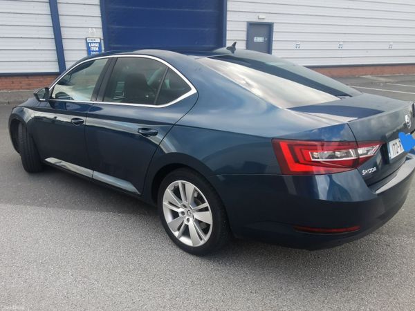 Skoda Superb Hatchback, Diesel, 2017, Blue