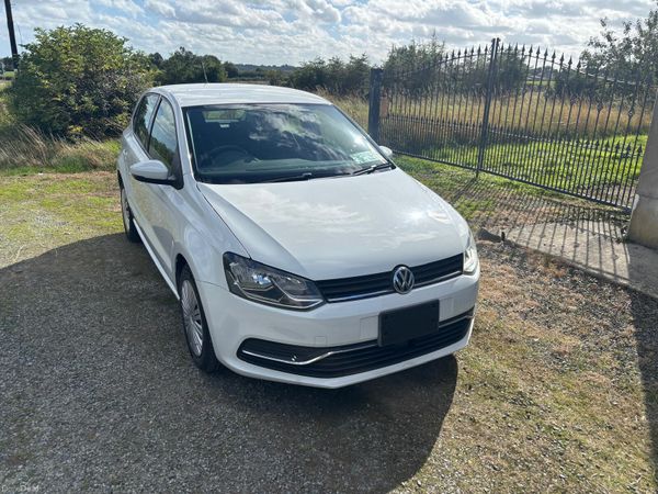 Volkswagen Polo Hatchback, Petrol, 2014, White